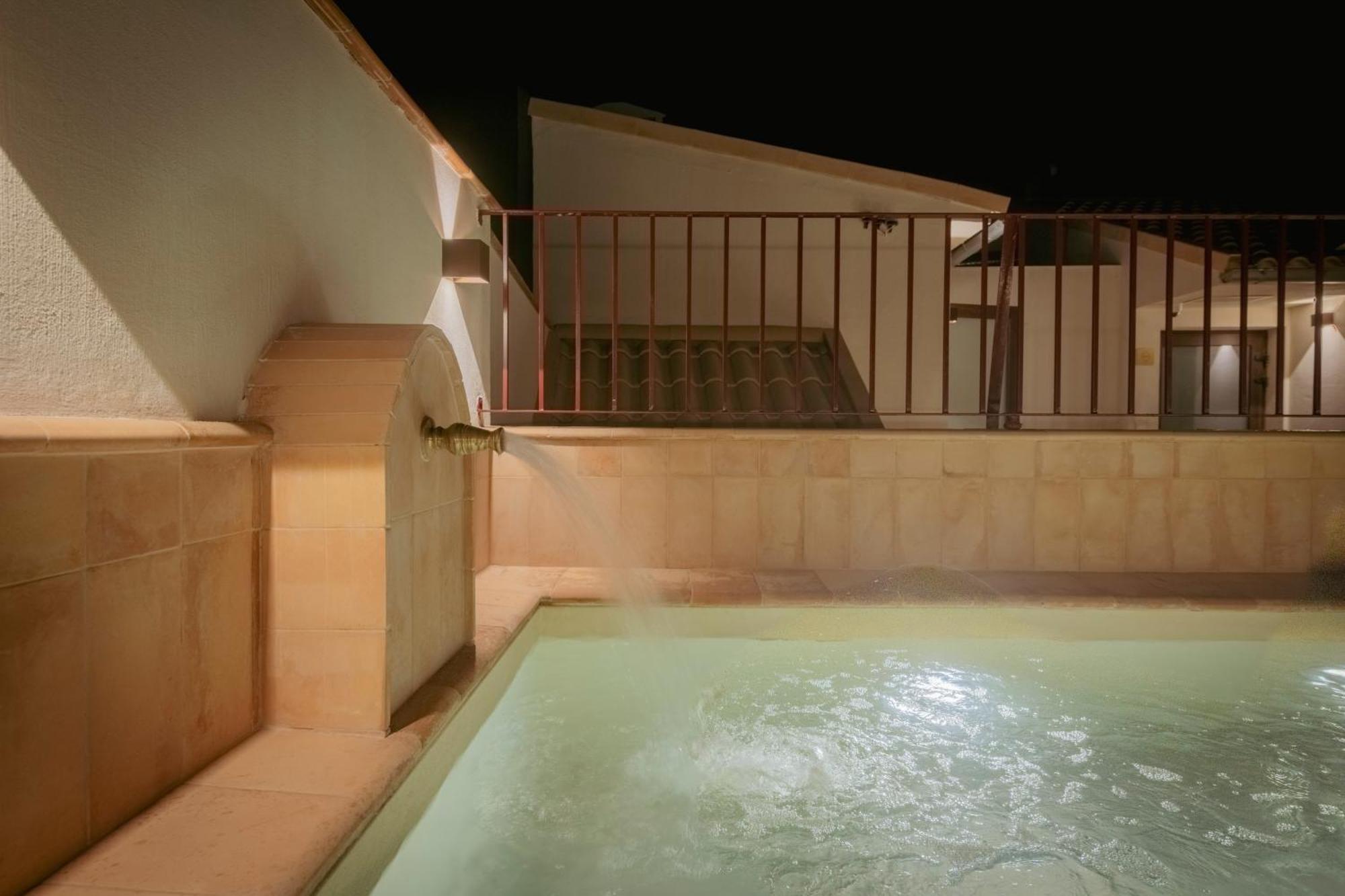 Lirium Casa Patio Hotel Sevilla Eksteriør billede